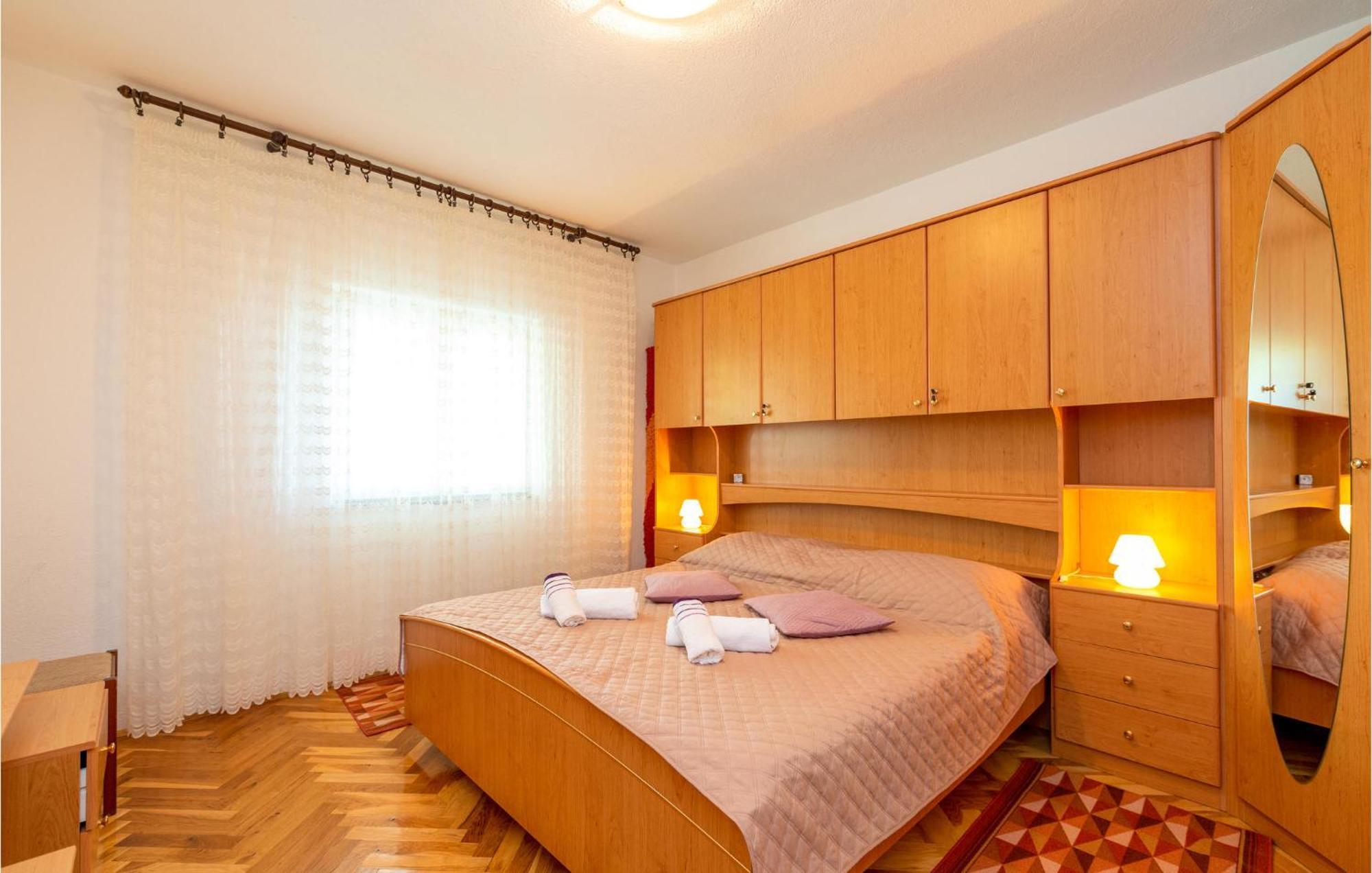 Lovely Apartment In Rovanjska With House Sea View Luaran gambar